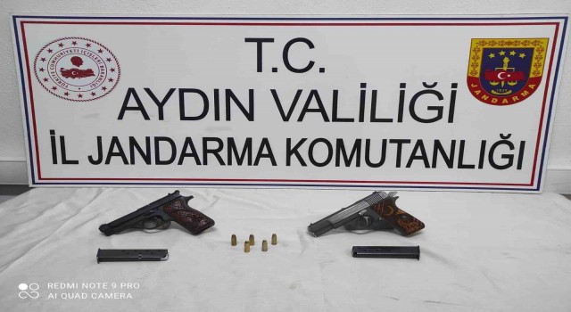 Buharkentte durdurulan araçta silah ele geçirildi