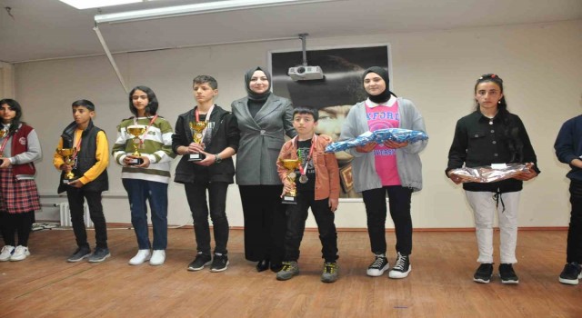 Bulanıkta 23 Nisan coşkuyla kutlandı
