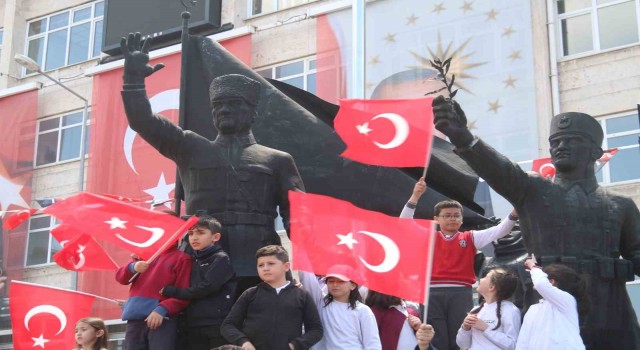Burdurda 23 Nisan coşkuyla kutlandı