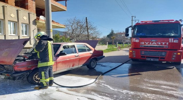 Burdurda muayeneye götürülen araç yolda alev aldı