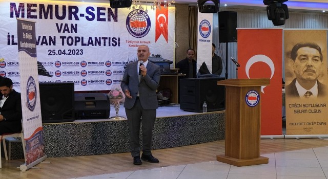 Burhan Kayatürk: “İnsanlar lider olarak Erdoğanı görüyor”