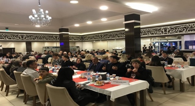 Burhaniyede şehit aileleri ve gaziler için iftar düzenlendi