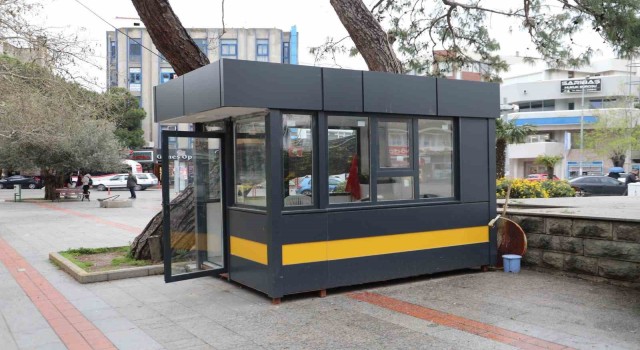 Burhaniyede taksi durakları tek tip oluyor