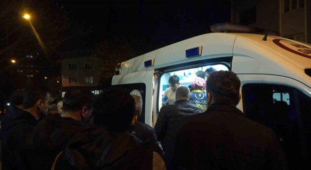 Bursada alacak verecek kavgasında bıçaklar konuştu : 2 yaralı