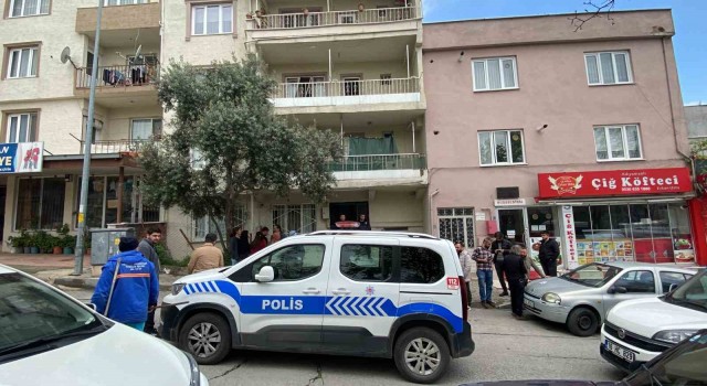 Bursada sağlık çalışanı evinde ölü bulundu