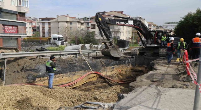 Büyükçekmecenin çeyrek asırlık sorunu, İSKİ ve Belediye ekiplerinin ortak projesi ile 8 günde çözüme ulaştı