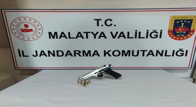 Çadır talebinde bulunan şahsın üzerinden ruhsatsız silah çıktı