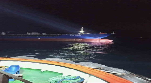 Çanakkale Boğazında kimyasal yüklü tanker makine arızası yaptı