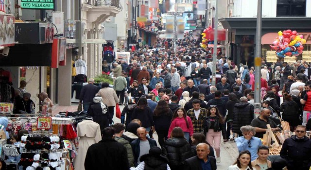 Çarşı pazarda bayram hareketliliği