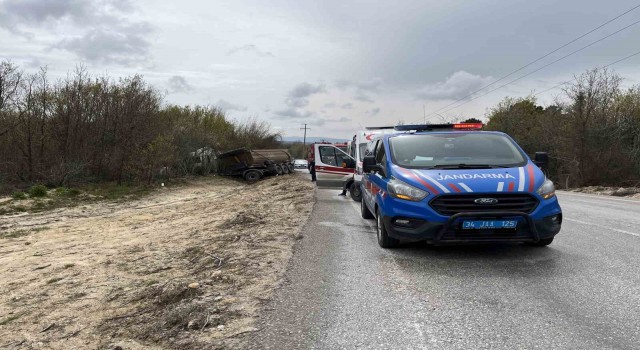 Çatalcada otomobil ile hafriyat kamyonu çarpıştı: 1 ölü