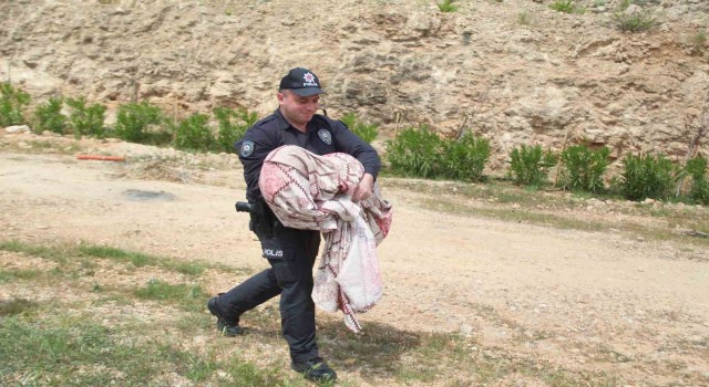 Ceset diye geldiler, beze sarılı cansız manken çıktı