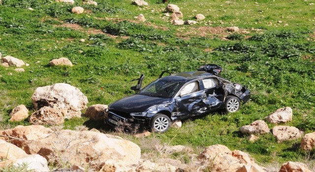 Cizrede otomobil şarampole yuvarlandı: 1 yaralı