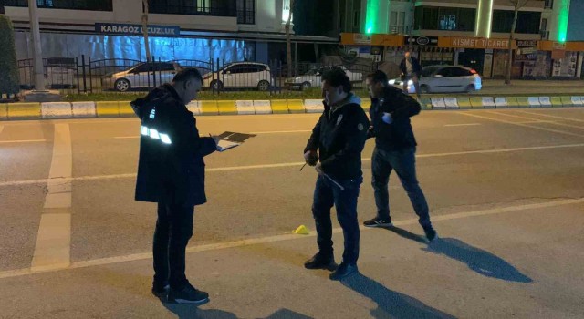 Çorumda iki ayrı otomobilden birbirlerine ateş açtılar