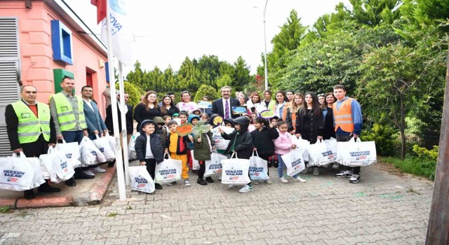Çukurovalı çocuklar, Hataydaki depremzede arkadaşlarına oyuncak gönderdi