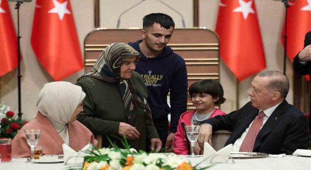 Cumhurbaşkanı Erdoğan: Diğer sınamalar gibi deprem felaketinin de altında kalmadık, Allahın izniyle kalmayacağız