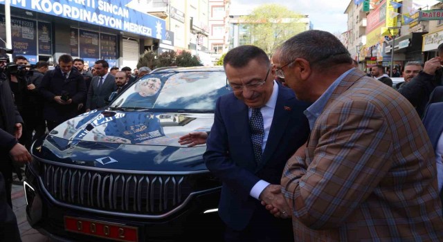 Cumhurbaşkanı Yardımcısı Oktay, Seçim Koordinasyon Merkezinin açılışına Togg ile geldi