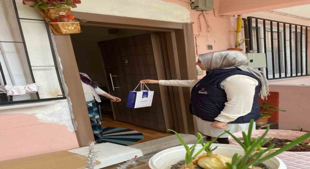 Darıcada ihtiyaç sahibi vatandaşlar yalnız bırakılmıyor