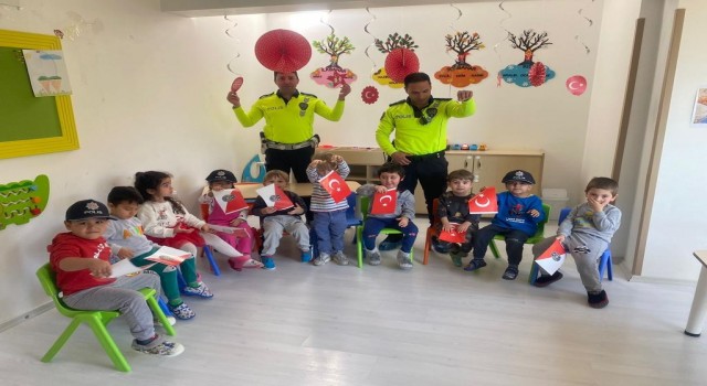 Datçada polis haftası çocuklarla beraber kutlandı