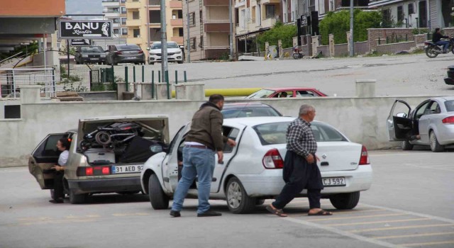 Deprem bölgesi Hatayda bayram yoğunluğu, yakınlarına destek için geldiler