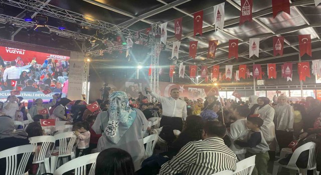 Depremzede çocuklar Beyoğlunda düzenlenen 23 Nisan etkinliğinde buluştu