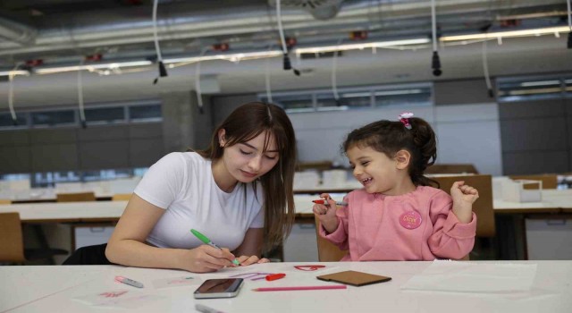 Depremzede çocuklar kampüste buluştu