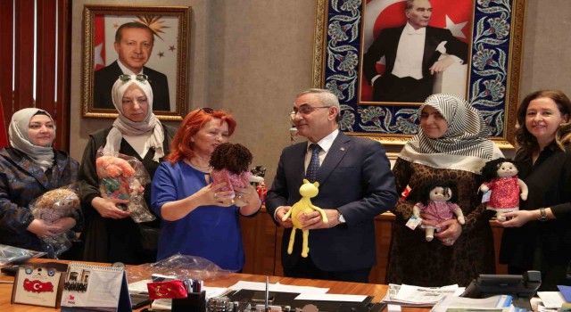 Depremzede çocukların bayram hediyesi Kütahyadan