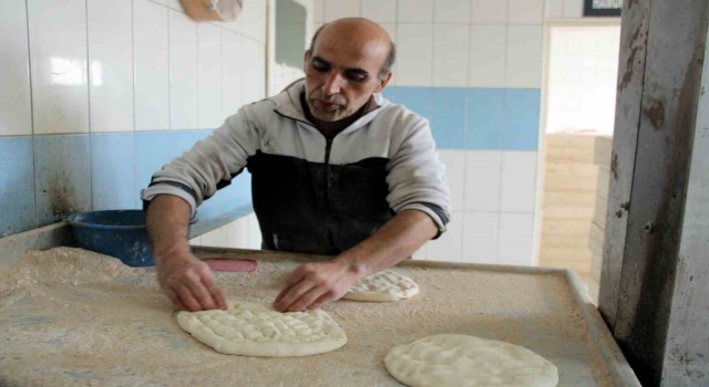 Depremzede Fırıncı Sefa Pemik: Akşam yatarken her şeyimiz vardı, kalktığımızda her şeyimiz kayboldu