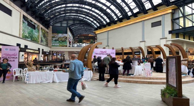 Depremzede kadınlar için umutlar paylaştıkça çoğalır sergisi açıldı