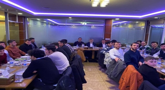 Depremzede öğrencilerle iftar programı düzenlendi