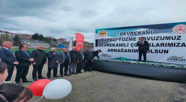Devrekanide kapalı yüzme havuzunun temeli dualarla atıldı