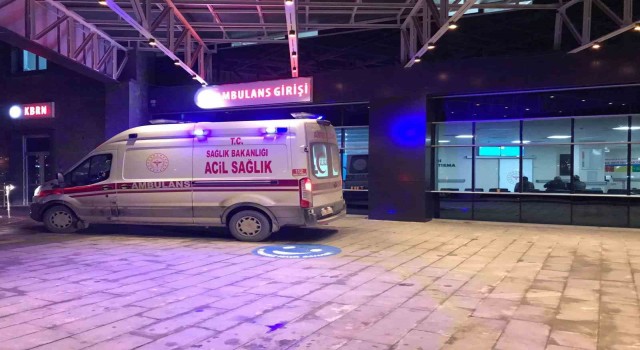 Devrilen motosiklet sürücüsü yaralandı