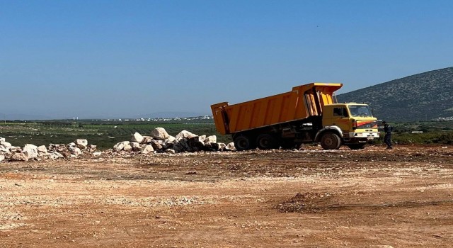 Didimde vadiye moloz dökerken yakalandılar