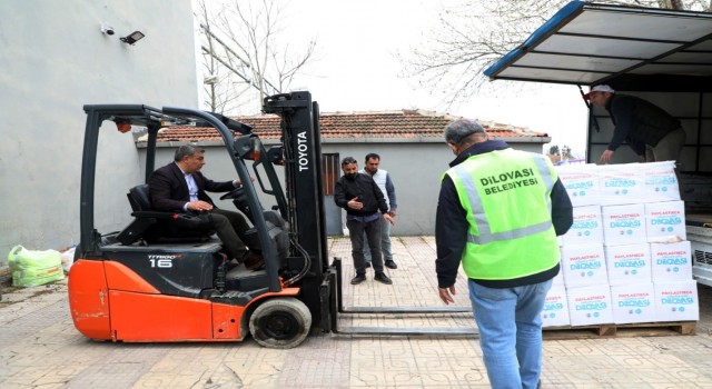 Dilovasında tüm hanelere Ramazan kumanyası dağıtılıyor