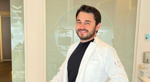Diş Hekimi Ömer Ekiz: Yaşlanma süreci gülüşünüzü etkiliyor