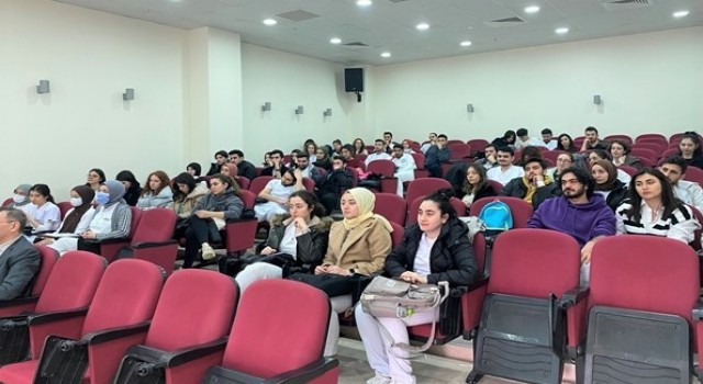Diş Hekimliği Fakültesinden muayenehane yönetimi konferansı