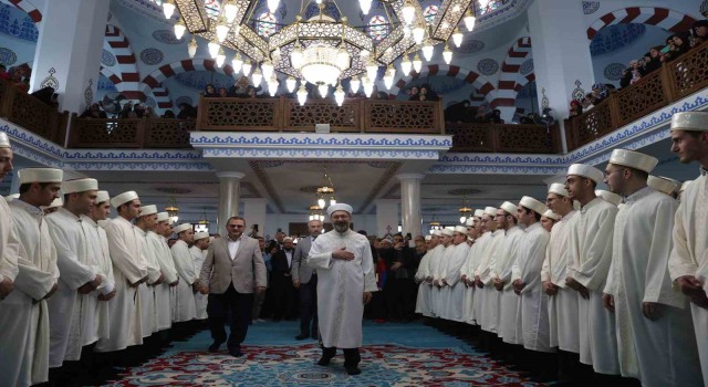 Diyanet İşleri Başkanı Erbaş: “Herkes Kuran-ı Kerimden, Kurana hizmet ettiği kadar istifade eder”