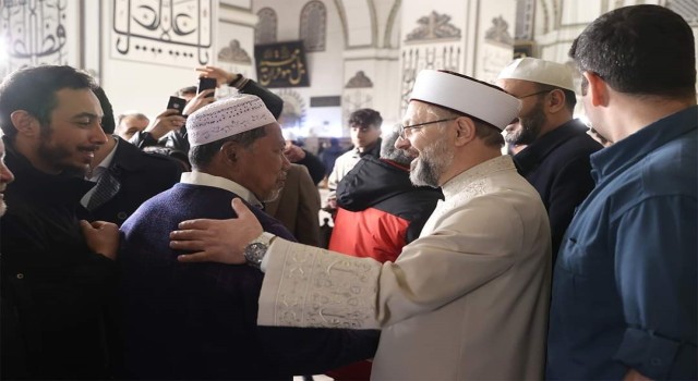 Diyanet İşleri Başkanı Prof. Dr. Ali Erbaş, Bursa Ulu Camiinde teravih namazı kıldırdı