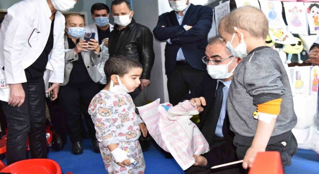 Diyarbakırda hastanede tedavi gören çocukların çifte bayramı Kutlandı