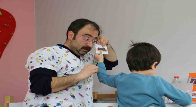 Diyarbakırda otizmli bireyler bilim ışığında eğitiliyor