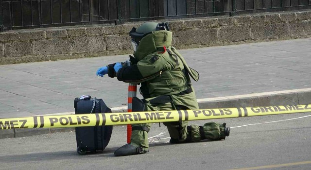 Diyarbakırda şüpheli valiz polisi harekete geçirdi