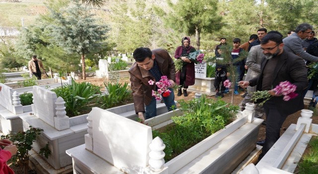 Diyarbakırda terör örgütü PKKnın katlettiği 5 sivil şehit törenle anıldı