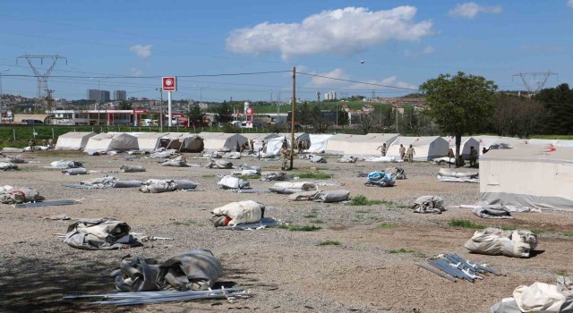 Diyarbakırdaki çadır kentin bir kısmı kaldırıldı