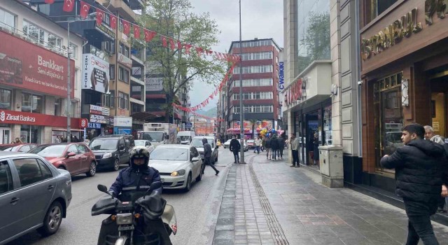Diyetisyen Gizem Güneş: Bayramda 2,5 litre su içmeye özen gösterelim