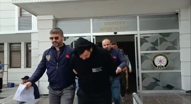 Dolandırıcılar bankada yakalandı: 1i tutuklandı, 3üne ev hapsi verildi