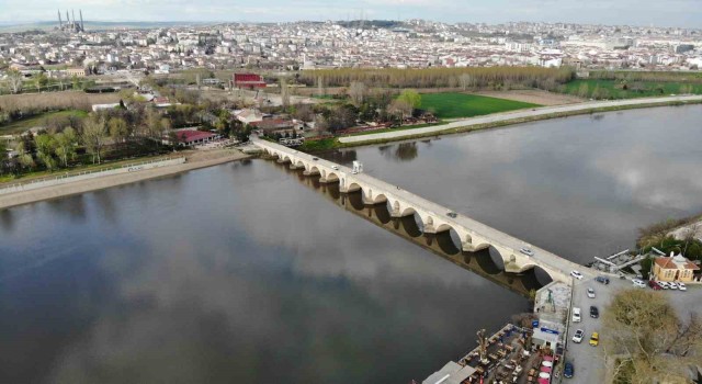 Edirnede son yağışlarla birlikte Tunca ve Meriç Nehirlerinin debisi 2 kat arttı