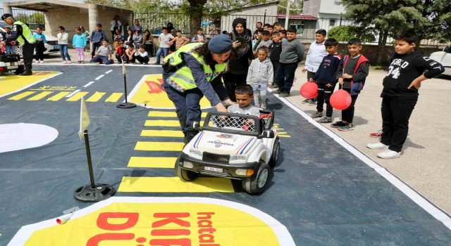 Elazığda jandarma ekipleri, trafik eğitimlerine devam ediyor