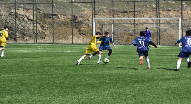 Elazığda okul sporları futbol müsabakaları başladı