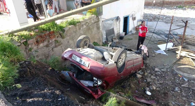 Elazığda otomobil bahçeye uçtu: 5 yaralı