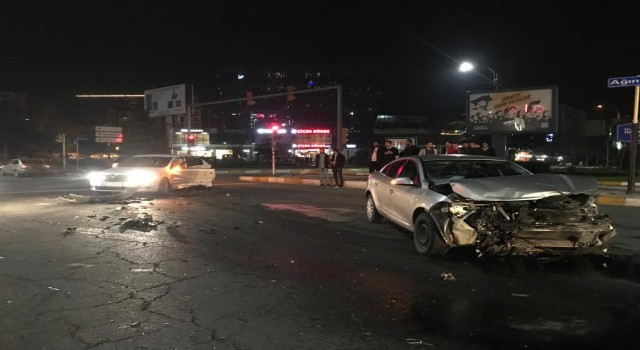 Elazığda trafik kazası: 2 yaralı