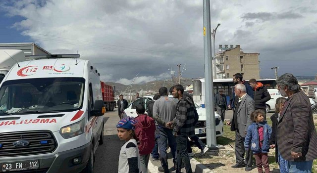 Elazığda trafik kazası: 3 yaralı